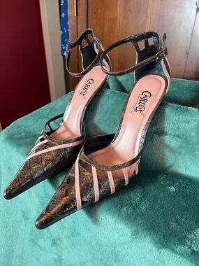 Carlos Santana Pointed Ankle-Strap Pumps in Crocodile Leather Brown& Pk Sz 9.5